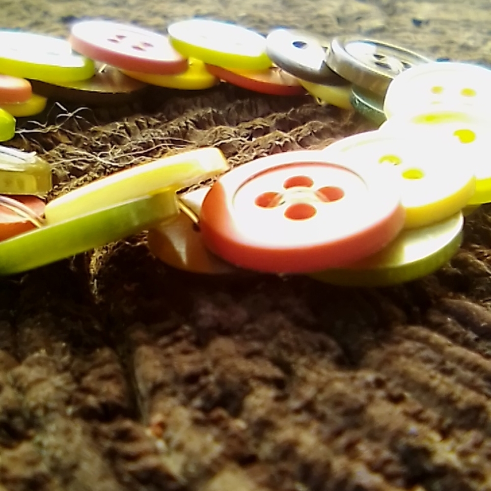 Button bracelet - Picture 2 of 3